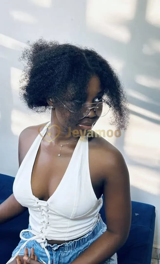 Jeune femme noire sensuelle et romantique - rencontre_escortes Douala, Bonamoussadi | Jeyamoo